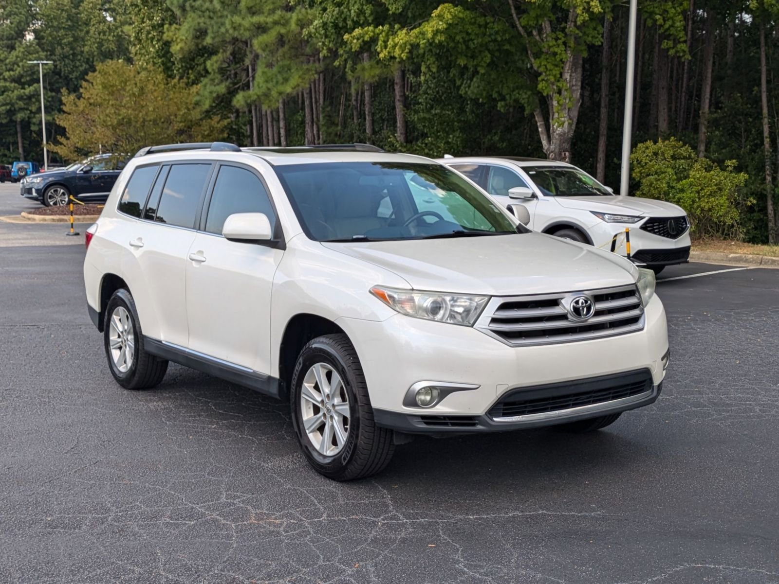 2011 Toyota Highlander Base photo 2