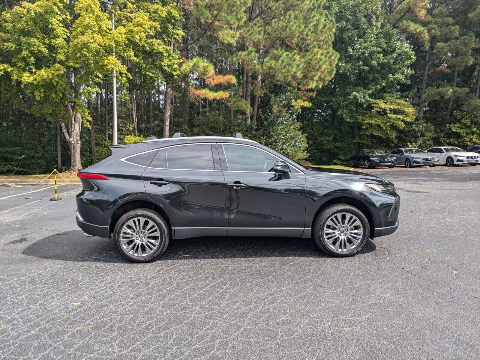 2024 Toyota Venza XLE photo 4
