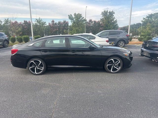 2022 Honda Accord Sport 2.0T photo 2