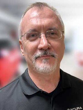 Staff member Greg Murphy from ID_967ce3c952c3