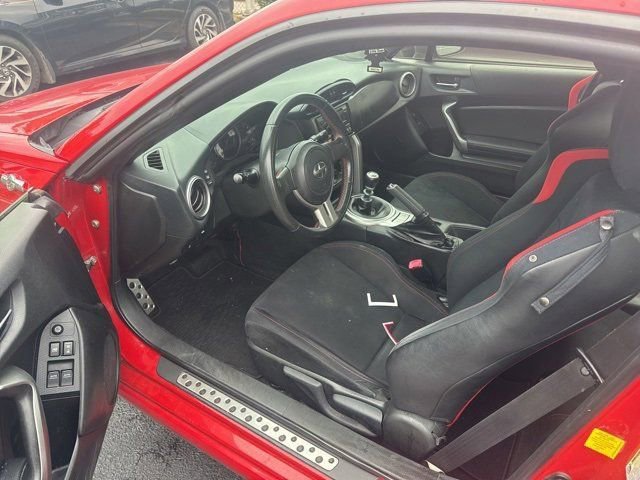 2013 Scion FR-S photo 4