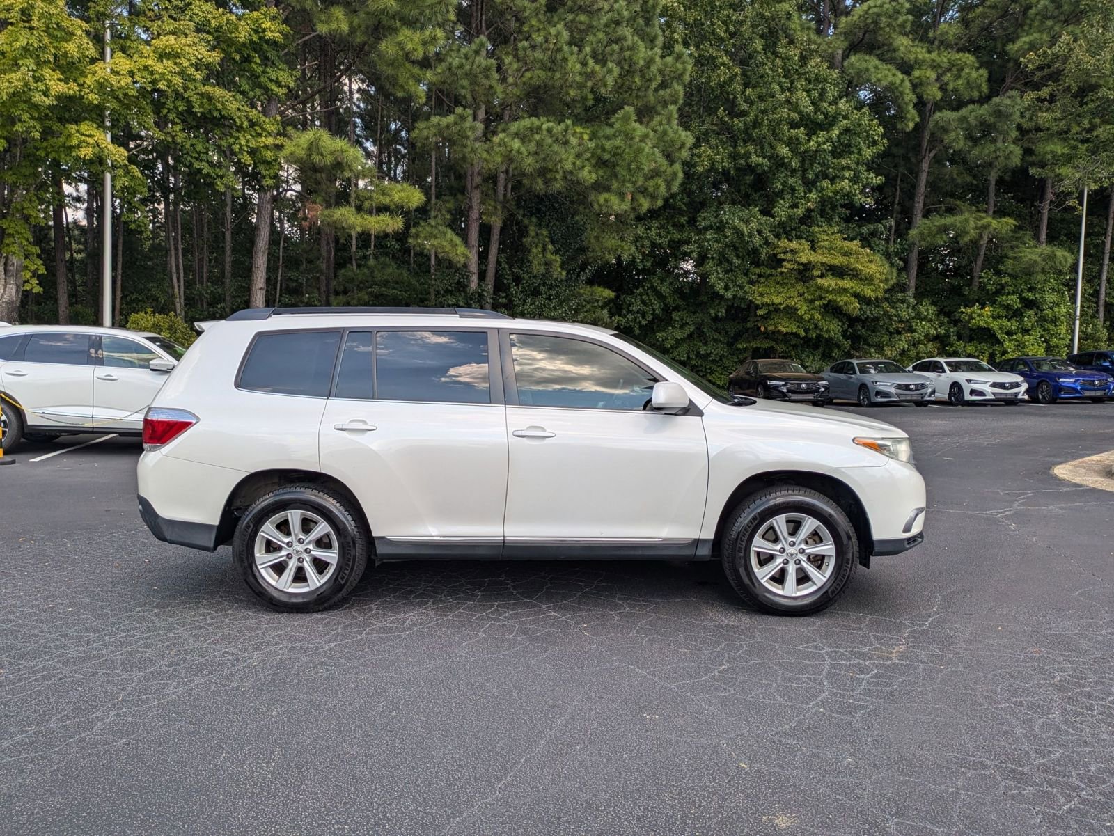 2011 Toyota Highlander Base photo 3