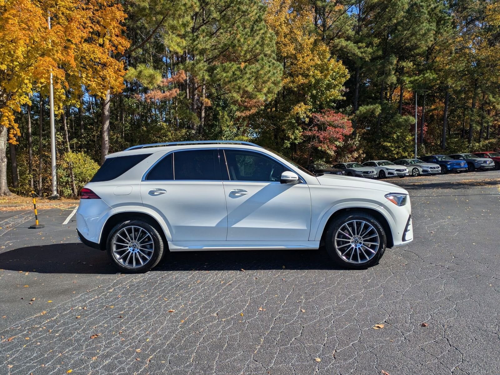 2025 Mercedes Benz GLE 450e photo 2