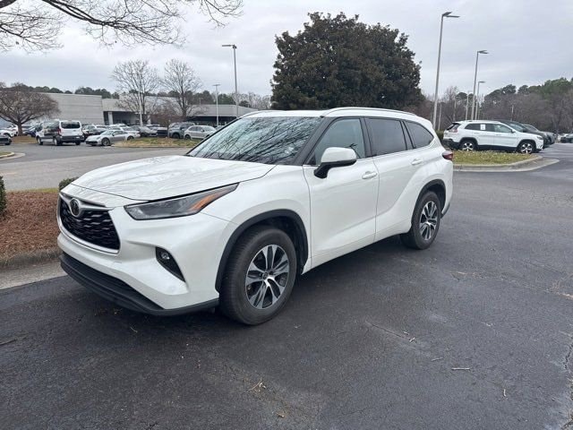 2021 Toyota Highlander XLE's photo