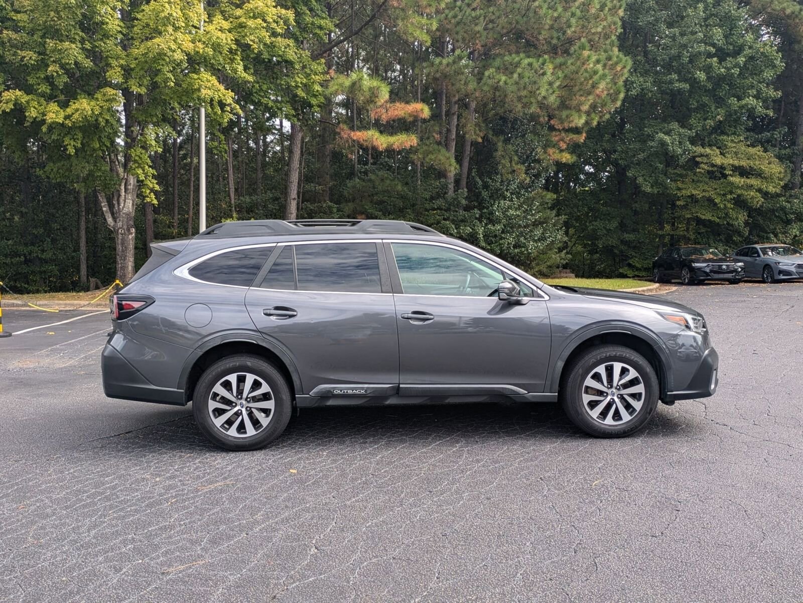 2020 Subaru Outback Premium photo 4