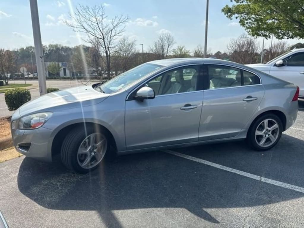 Used 2013 Volvo S60 T5 Sedan