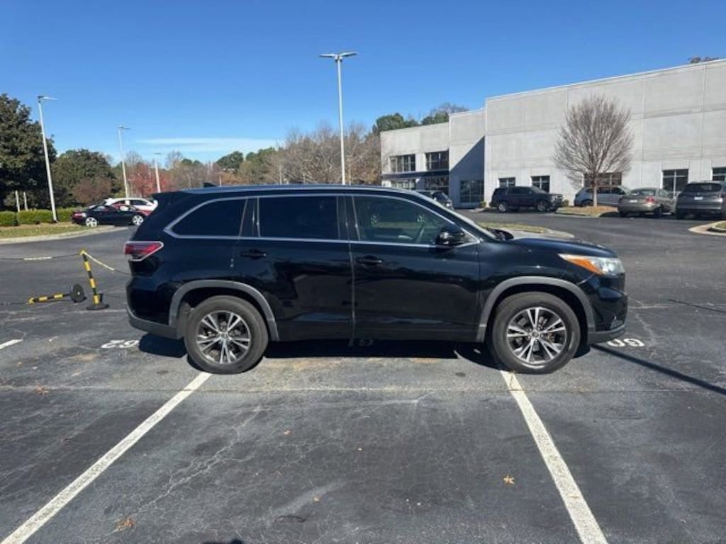 Used 2016 Toyota Highlander XLE FWD V6 XLE