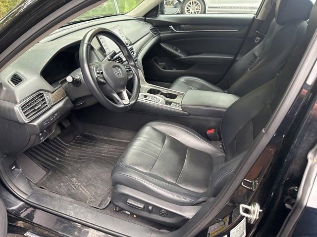 2018 Honda Accord Touring 2.0T photo 3