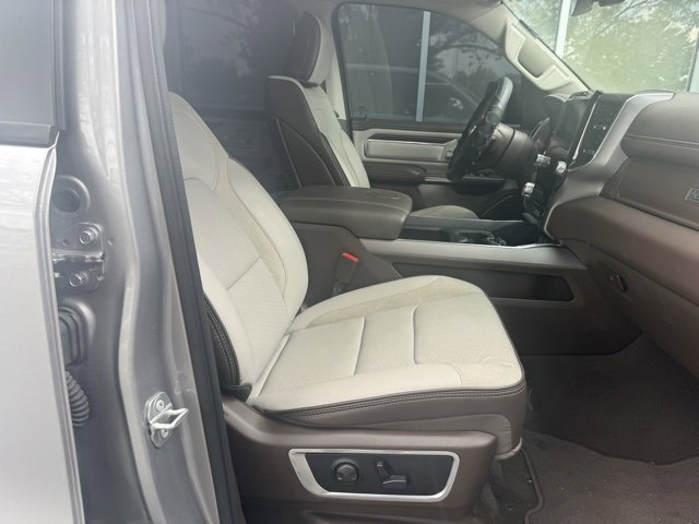 2025 Ram 1500 Laramie photo 4