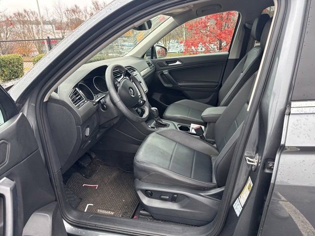 2021 Volkswagen Tiguan SE photo 3