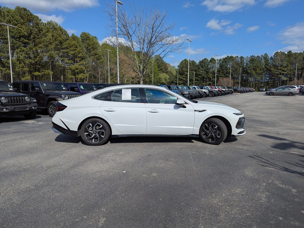 Used 2025 Hyundai Sonata SEL SEL FWD