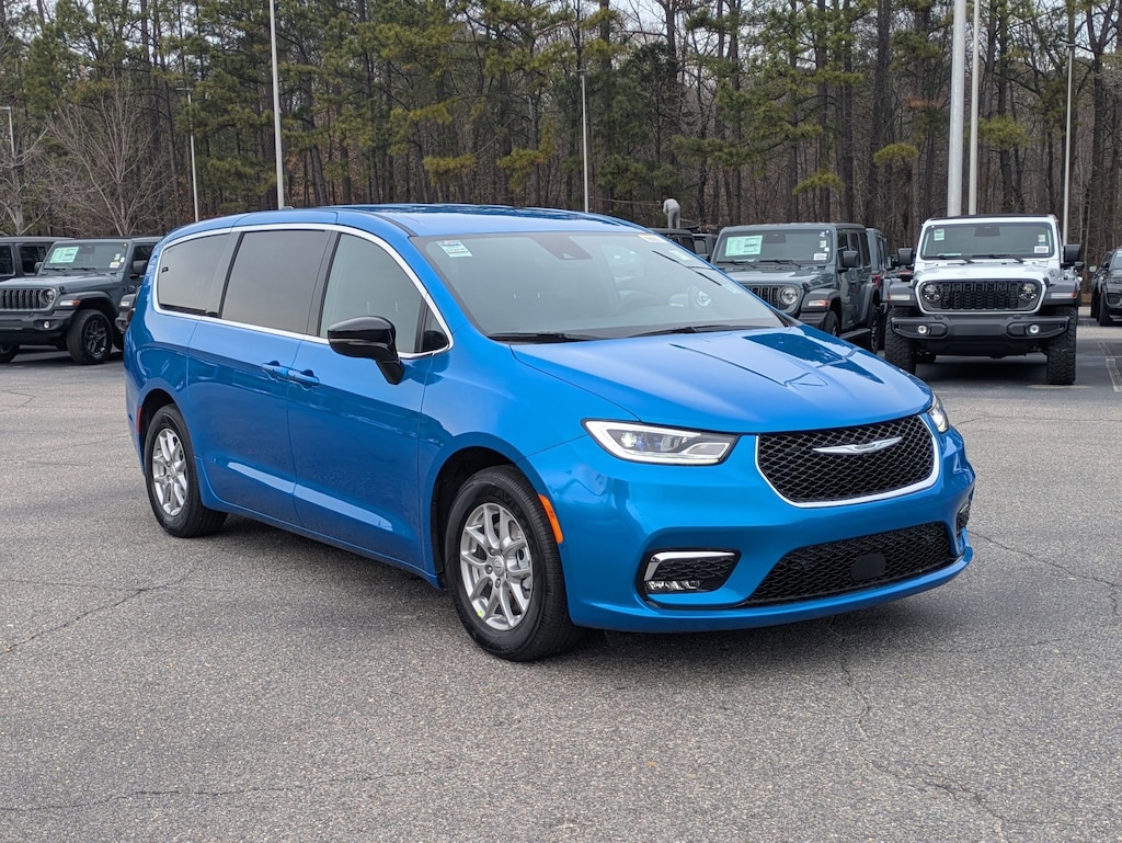 New 2026 Chrysler Pacifica SELECT Passenger Van