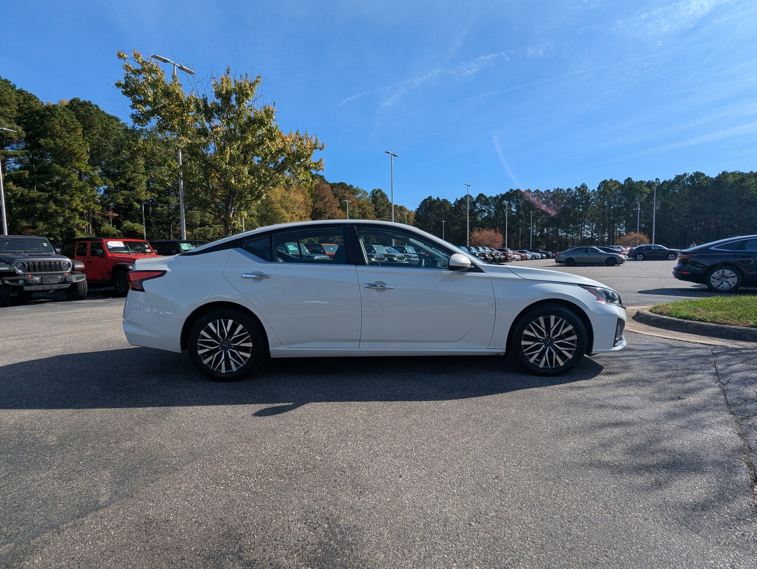 2023 Nissan Altima 2.5 SV photo 2