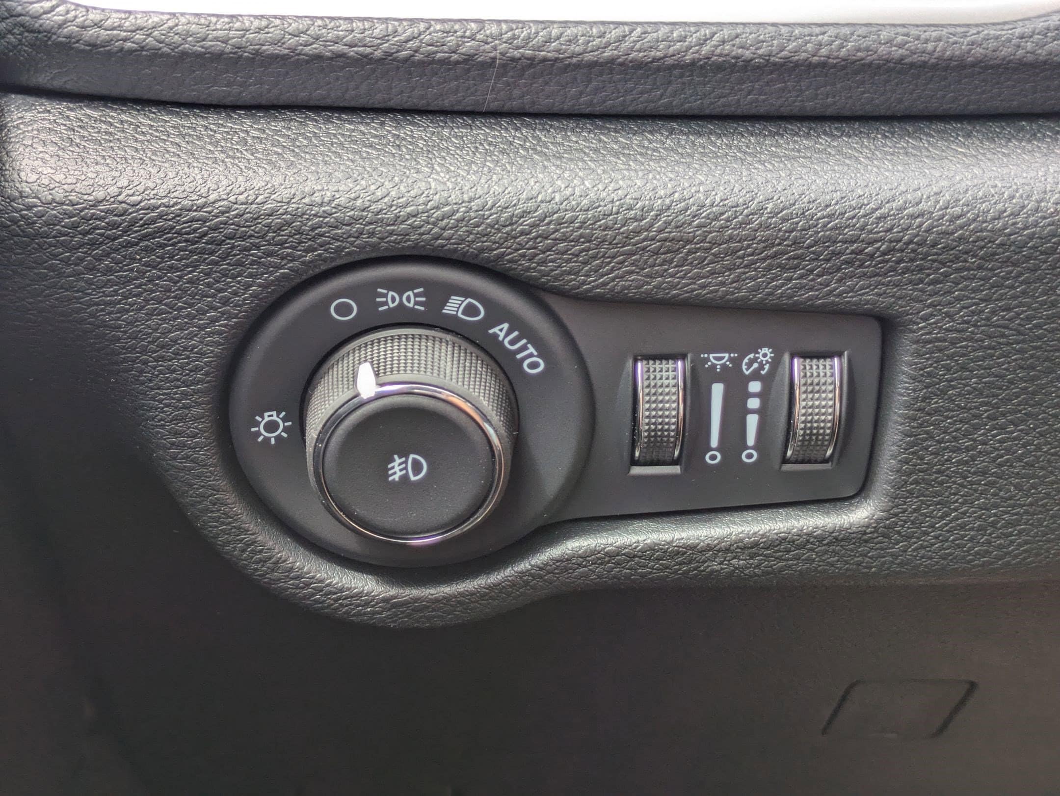 2026 Chrysler Pacifica Select - Photo 18