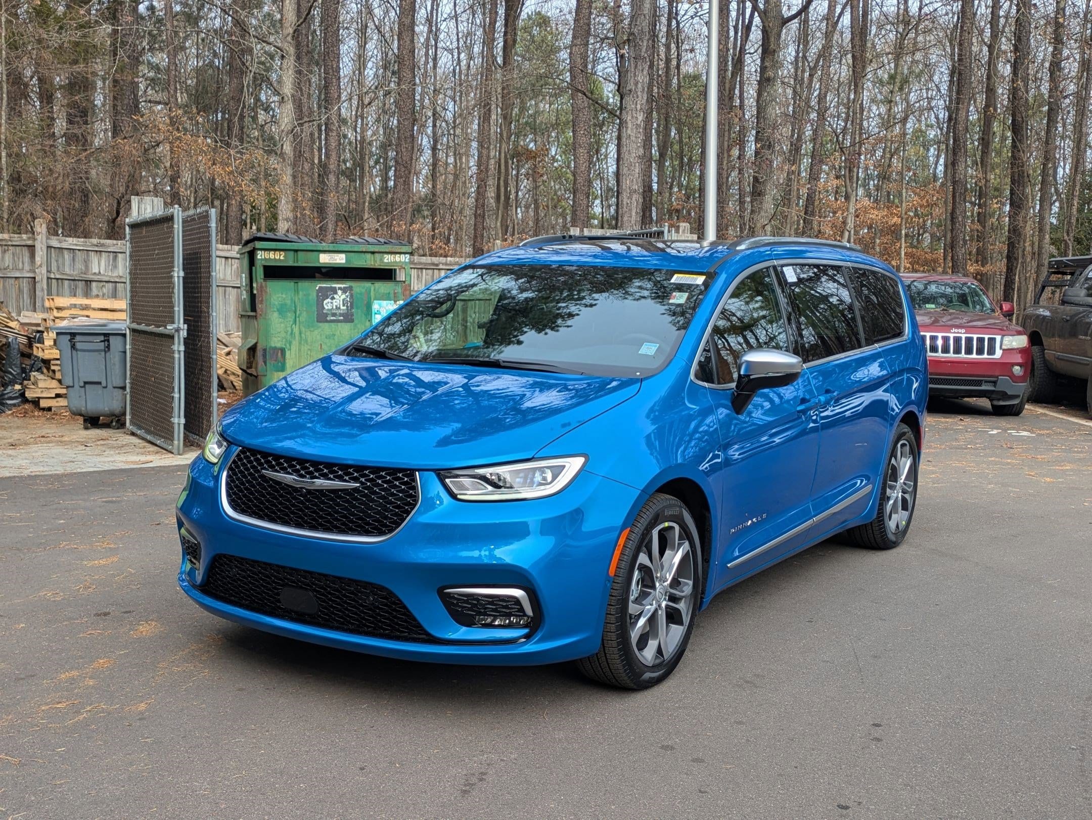 2026 Chrysler Pacifica Pinnacle's photo