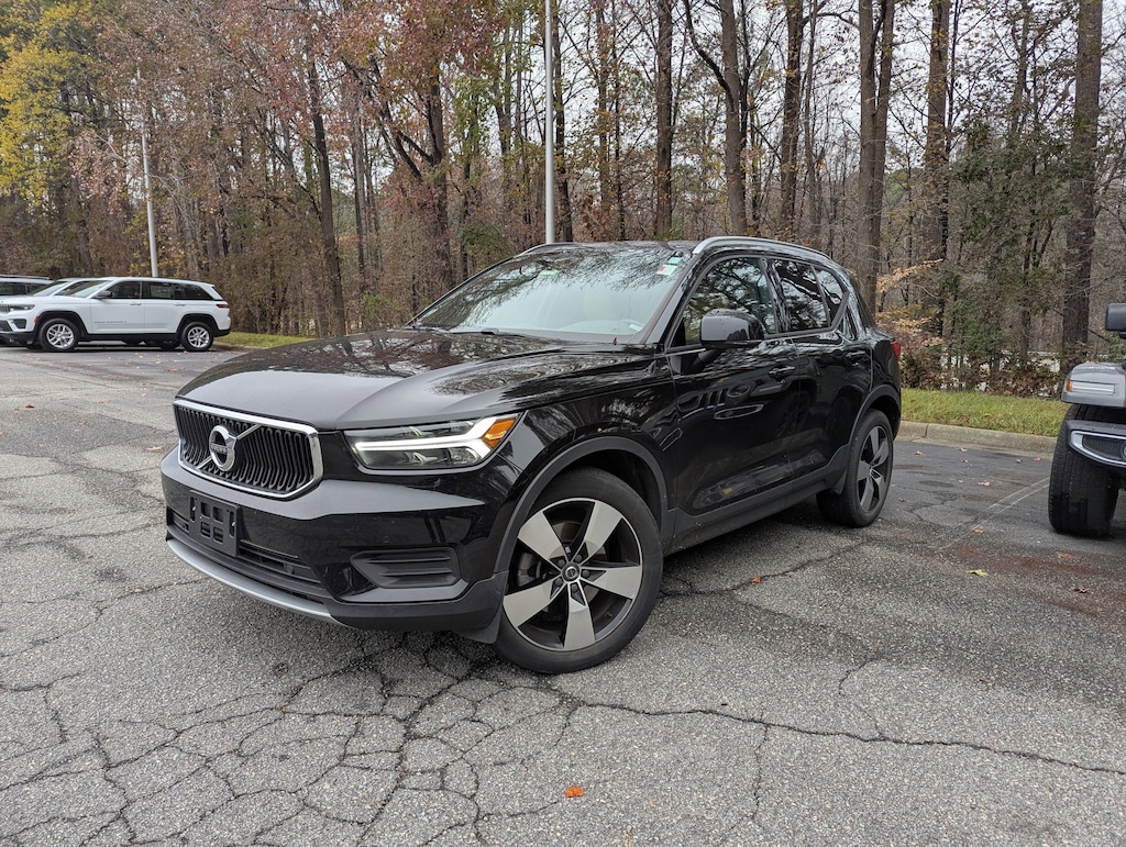 Used 2020 Volvo XC40 Momentum T5 AWD Momentum