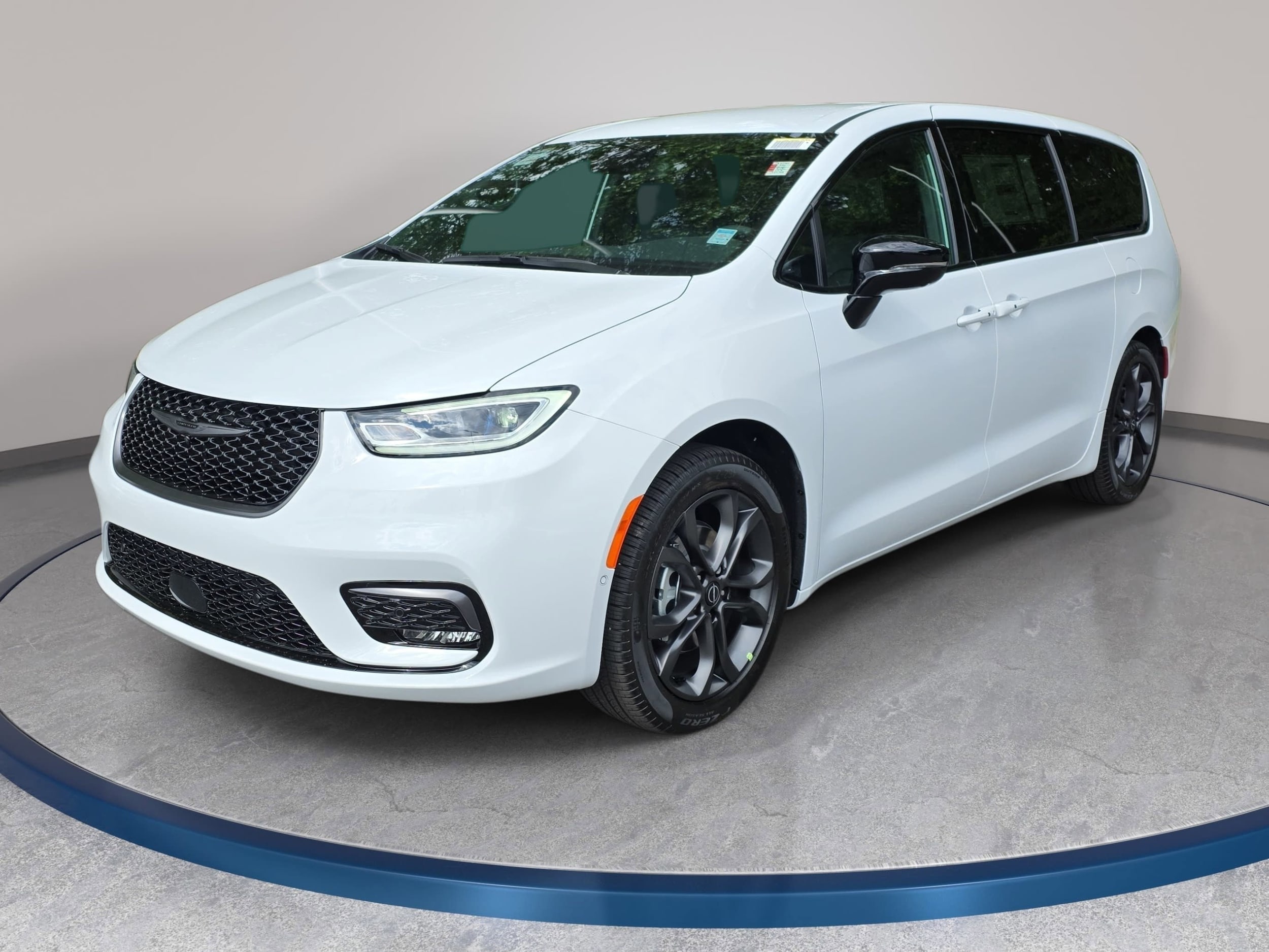 2026 Chrysler Pacifica Select's photo
