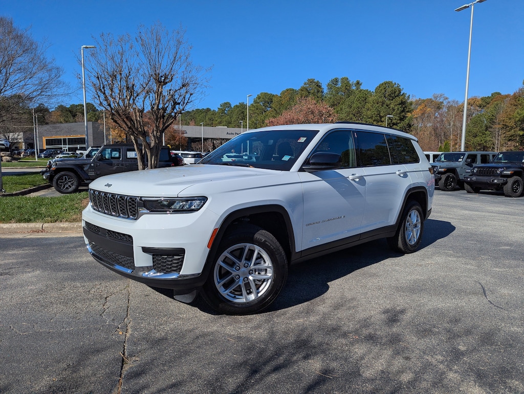 Used 2024 Jeep Grand Cherokee L Laredo Laredo 4x4