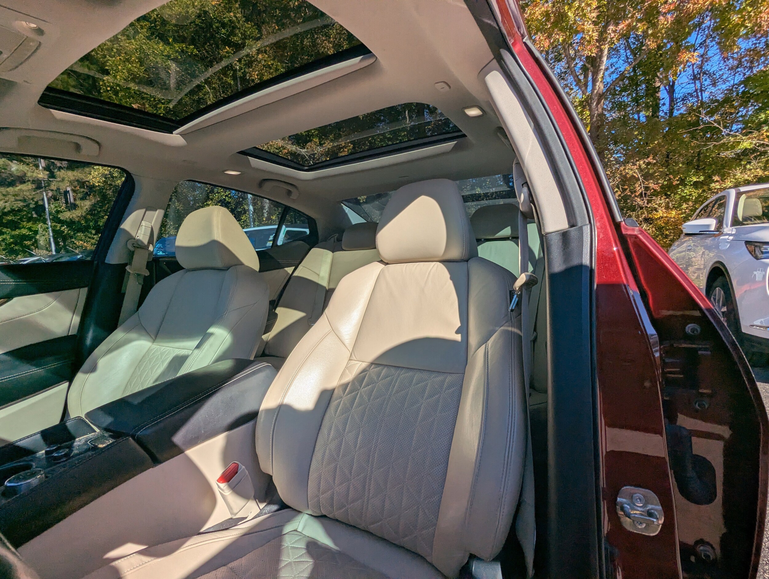 2017 Nissan Maxima Platinum photo 2