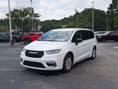 2026 Chrysler Pacifica SELECT Passenger Van