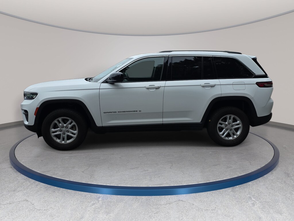 Used 2023 Jeep Grand Cherokee Laredo Laredo 4x4