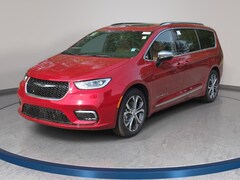 2026 Chrysler Pacifica PINNACLE Passenger Van