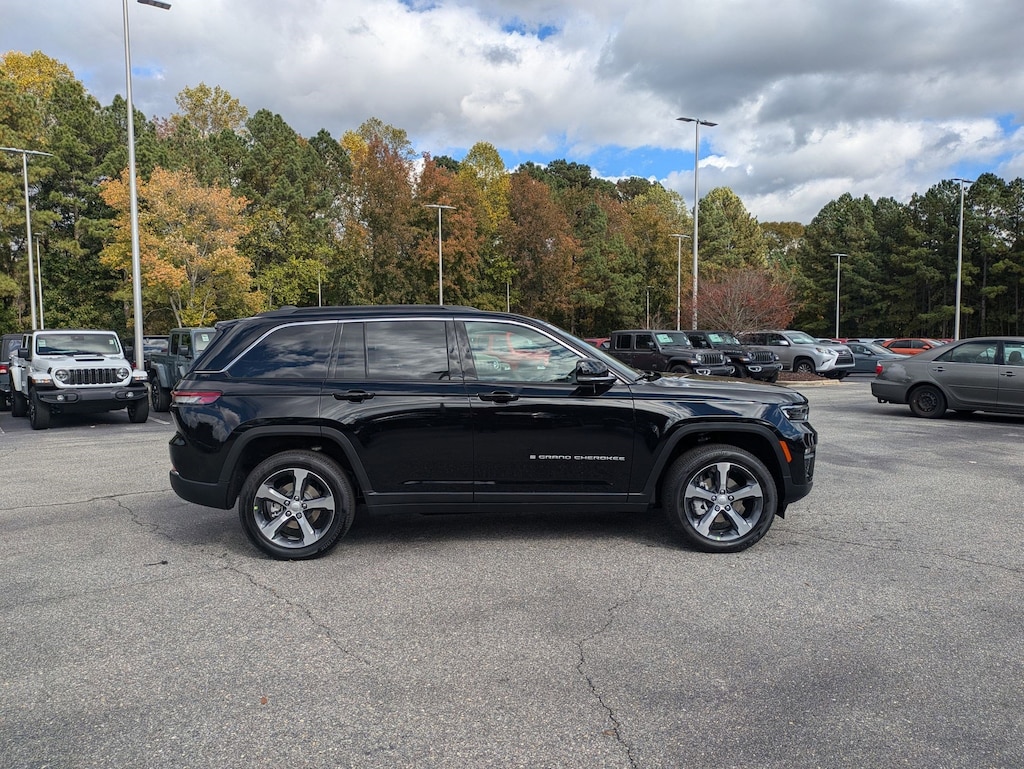 New 2025 Jeep Grand Cherokee LIMITED 4X4 Sport Utility