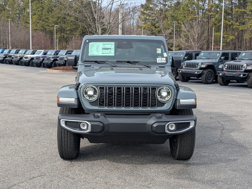 New 2026 Jeep Gladiator SAHARA 4X4 Pickup