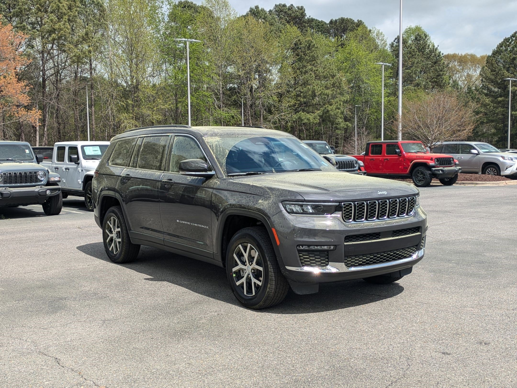 2025 Jeep Grand Cherokee Limited photo 3