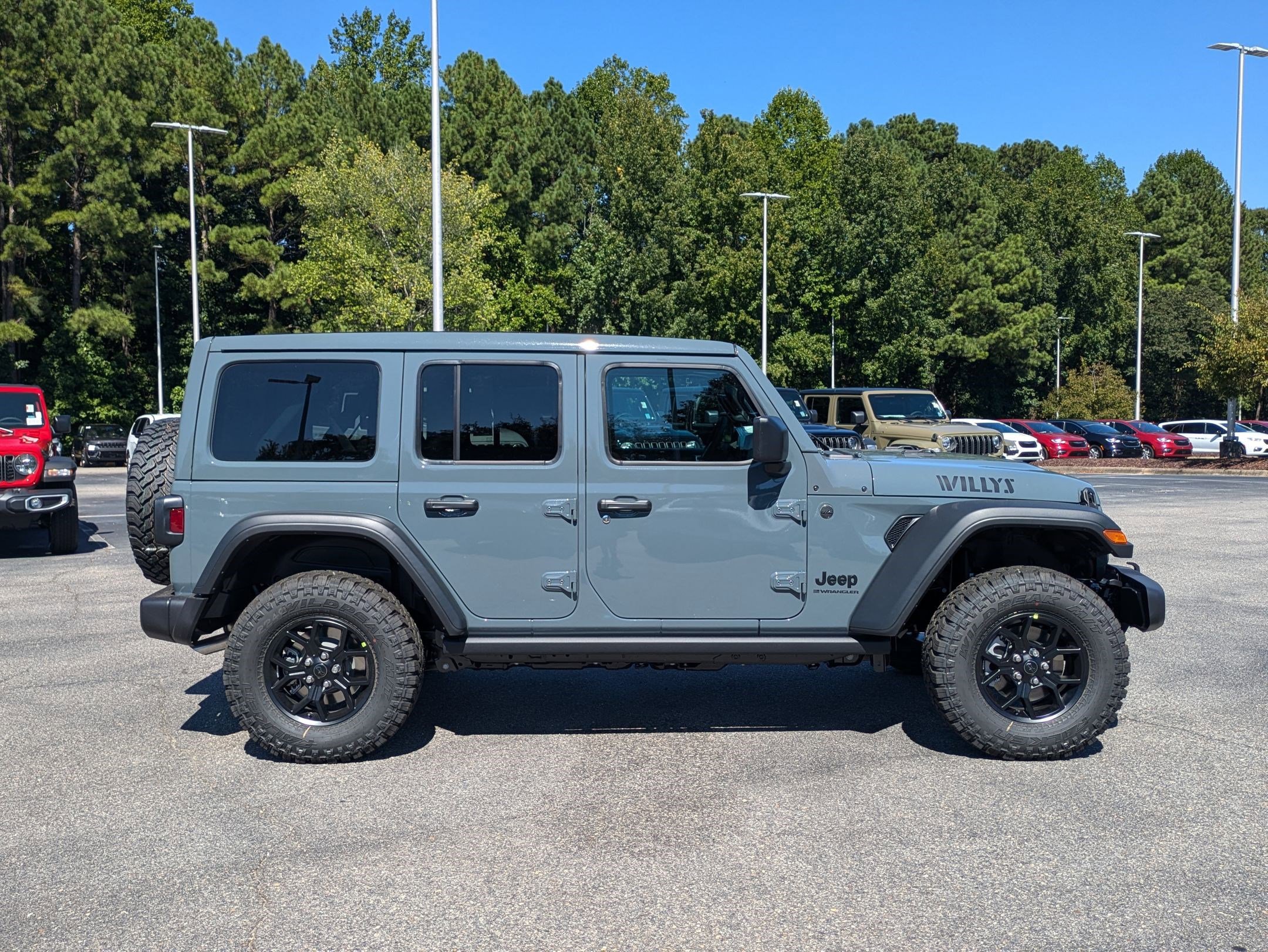 2025 Jeep Wrangler Willys photo 4