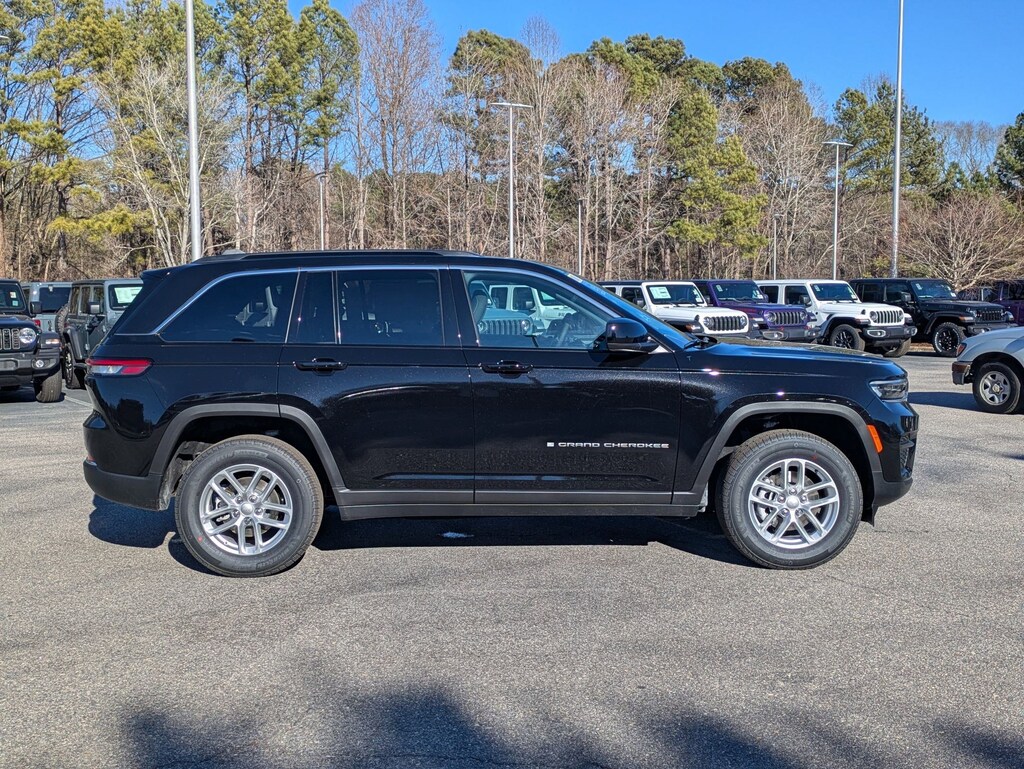 New 2025 Jeep Grand Cherokee LAREDO X 4X4 Sport Utility