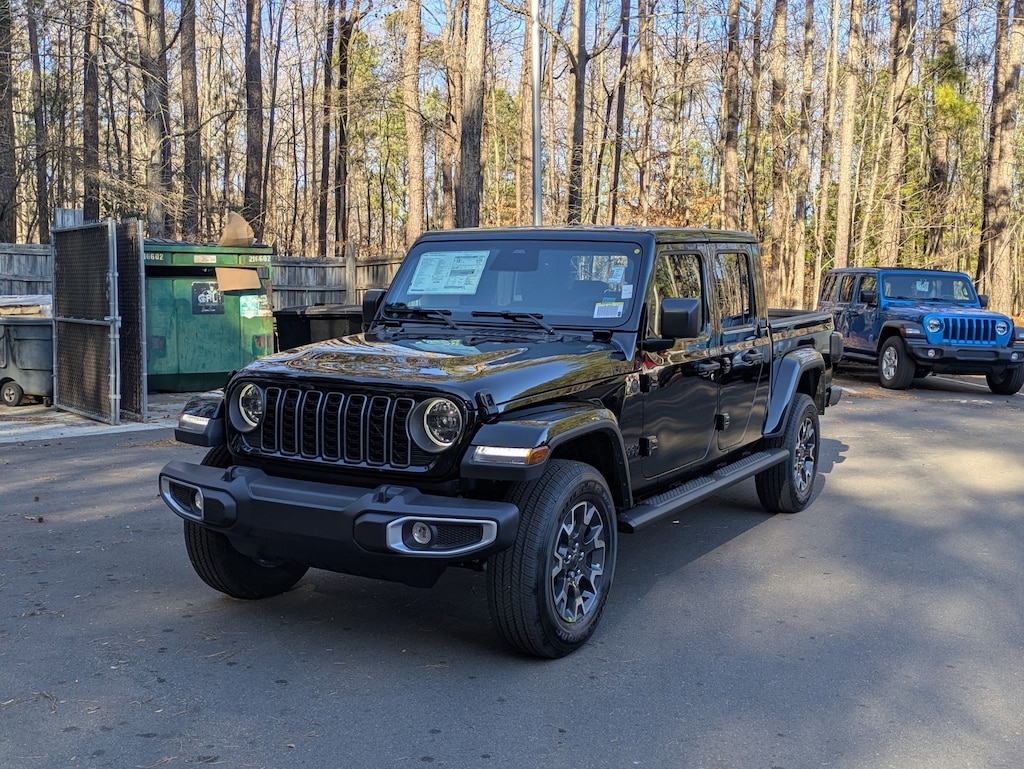 New 2026 Jeep Gladiator SAHARA 4X4 Pickup