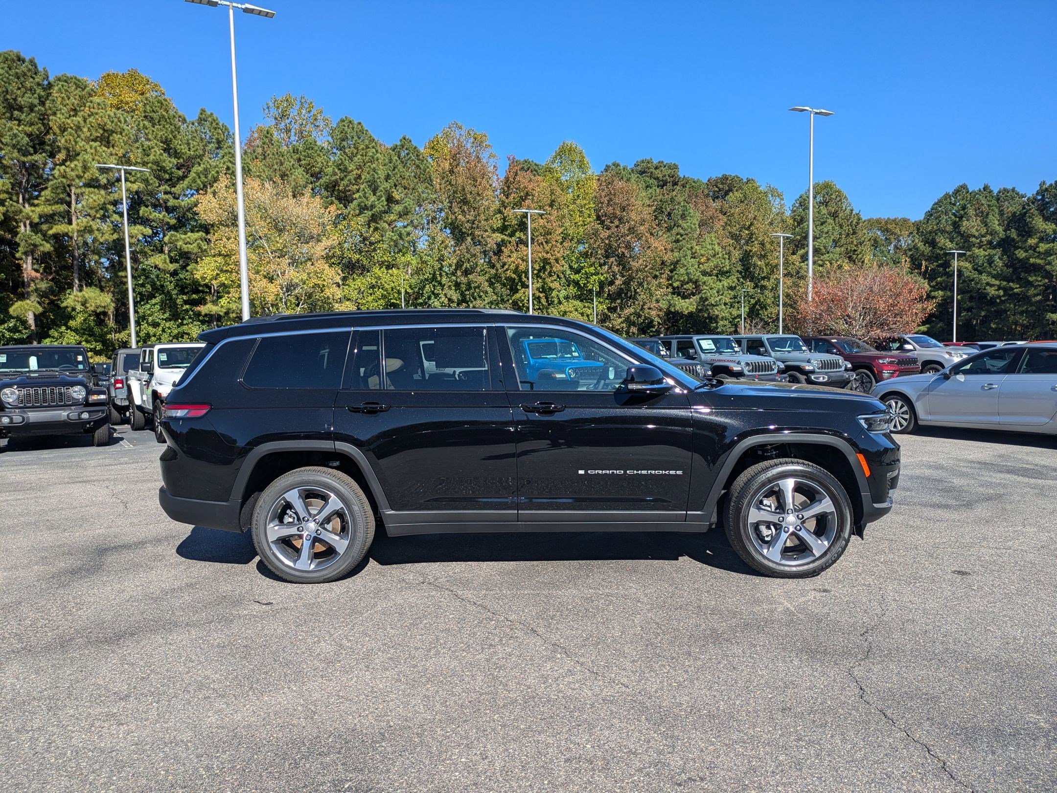 2025 Jeep Grand Cherokee Limited photo 4