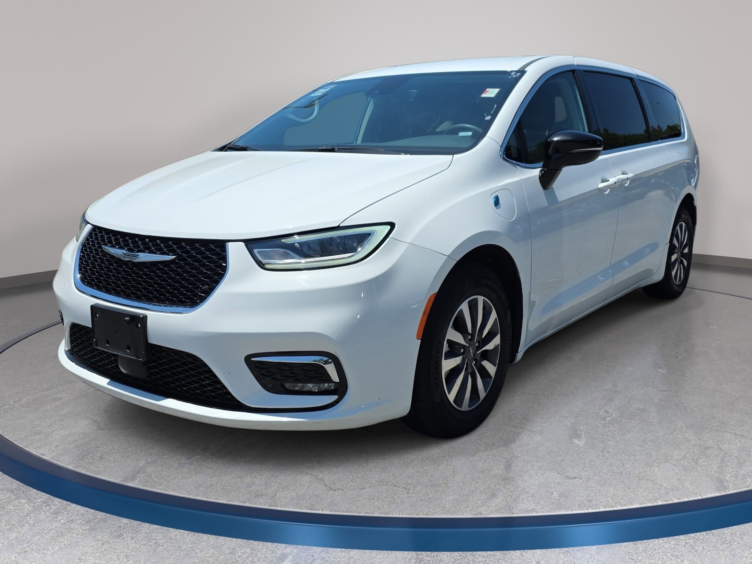 2024 Chrysler Pacifica Hybrid Select PHEV's photo