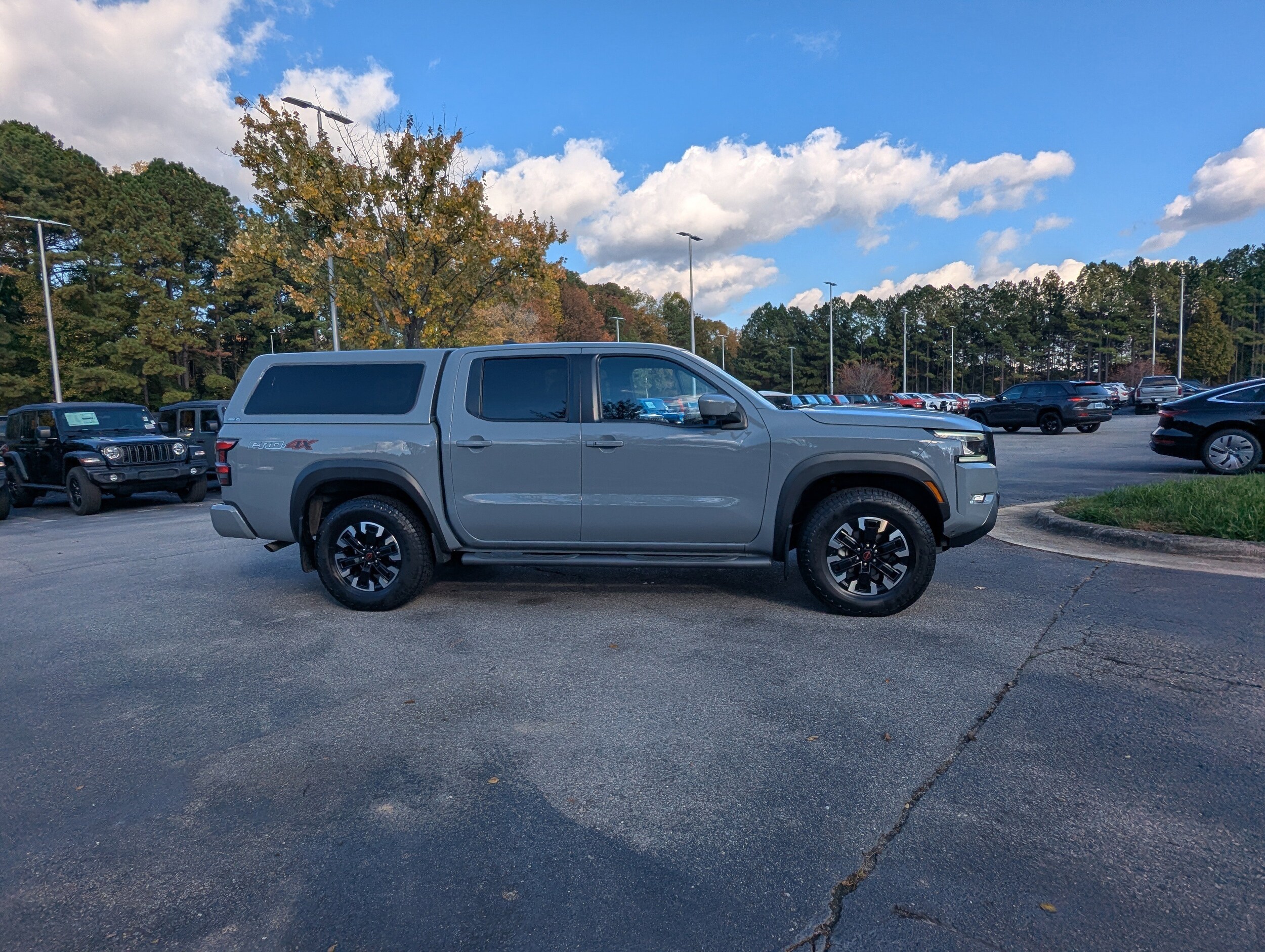 2023 Nissan Frontier Crew Cab PRO-4X photo 2