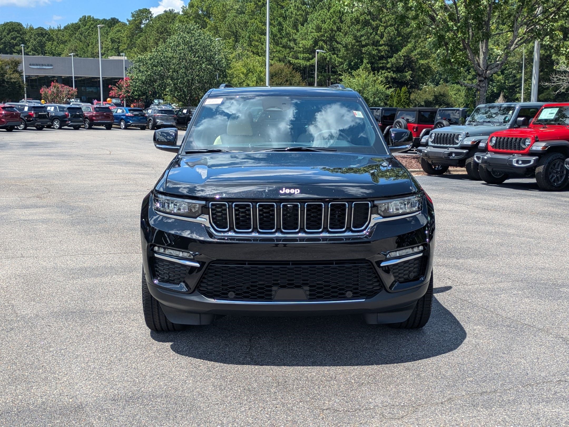 2025 Jeep Grand Cherokee Limited photo 2