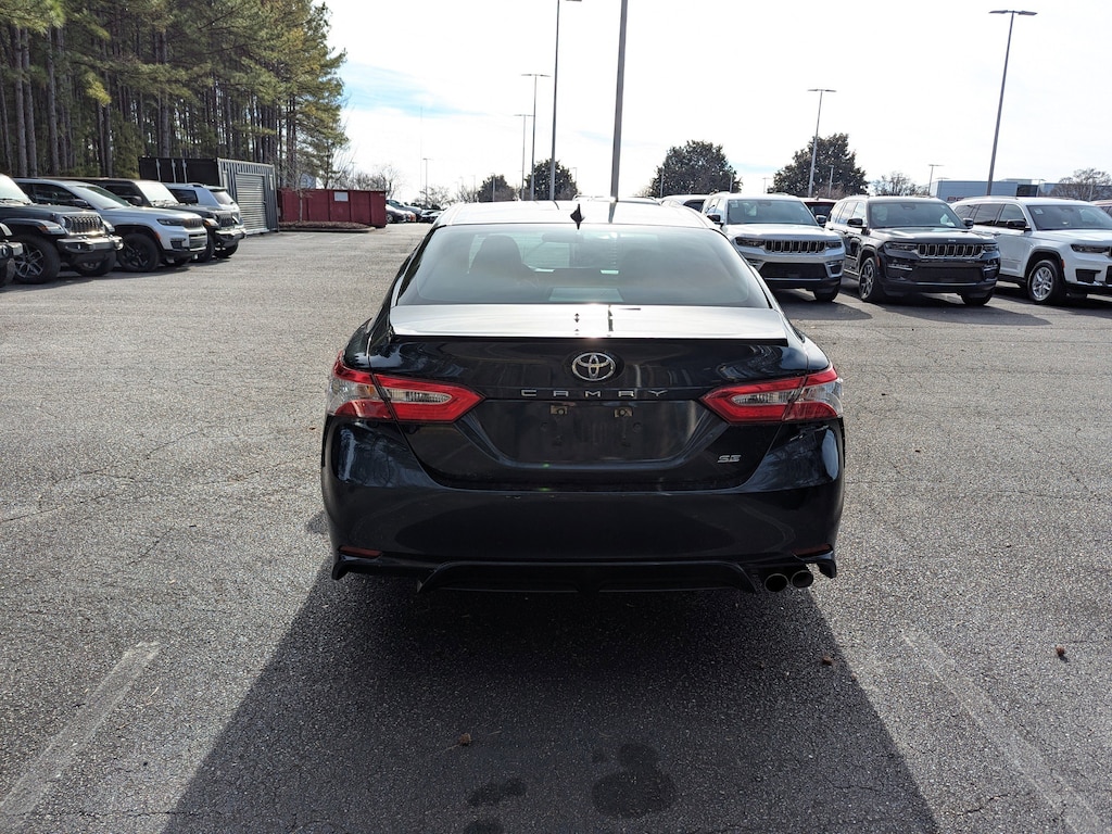 Used 2020 Toyota Camry SE SE Auto