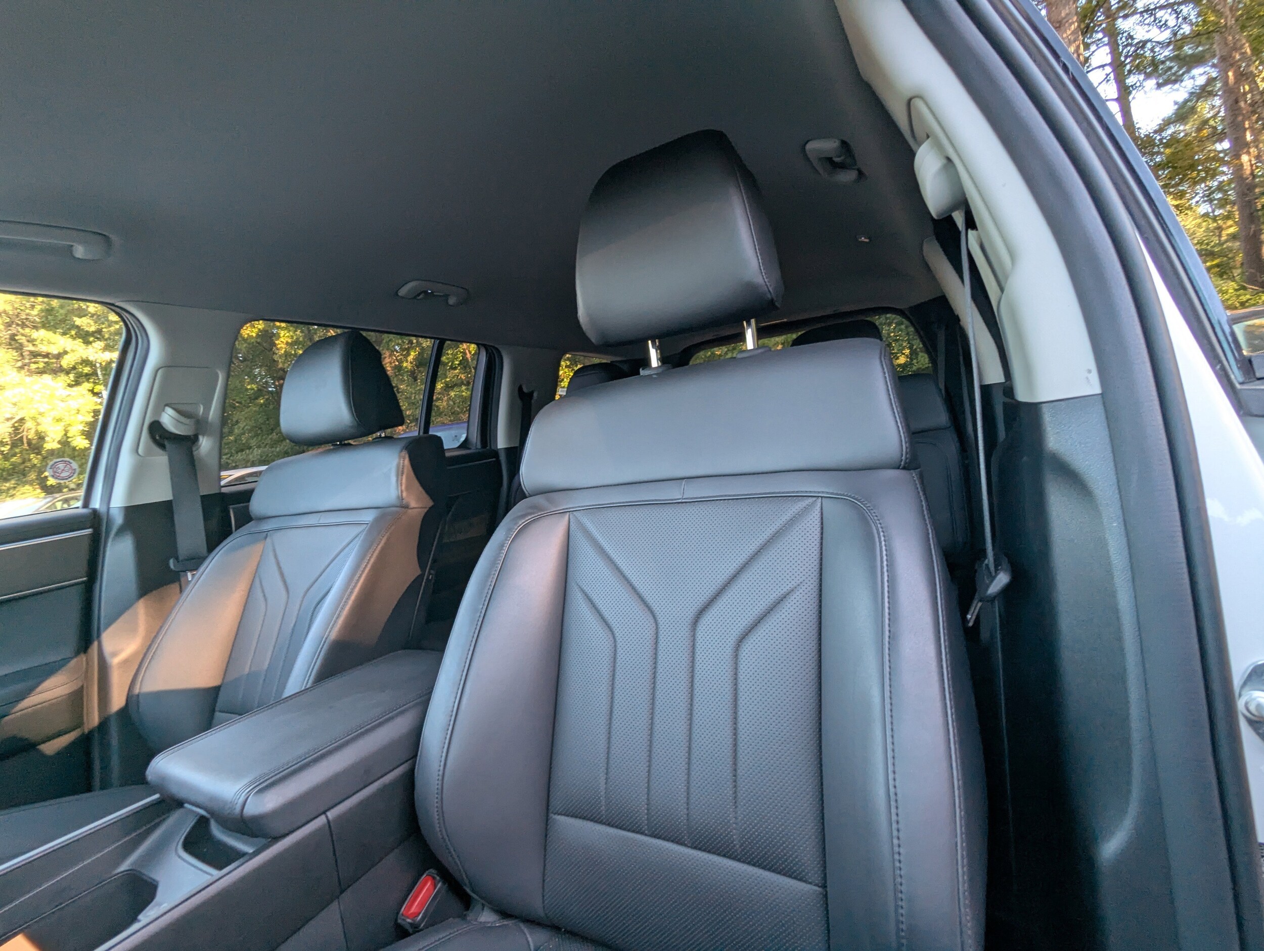 2025 Hyundai Santa Fe SEL photo 2