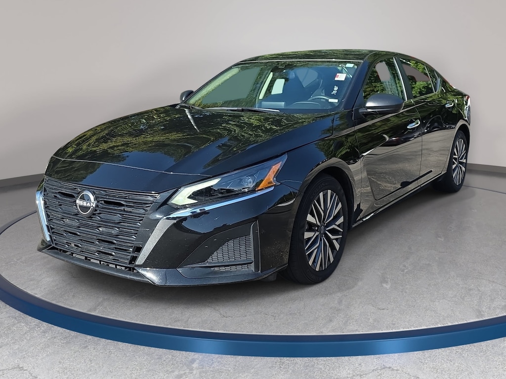 Used 2025 Nissan Altima SV SV FWD