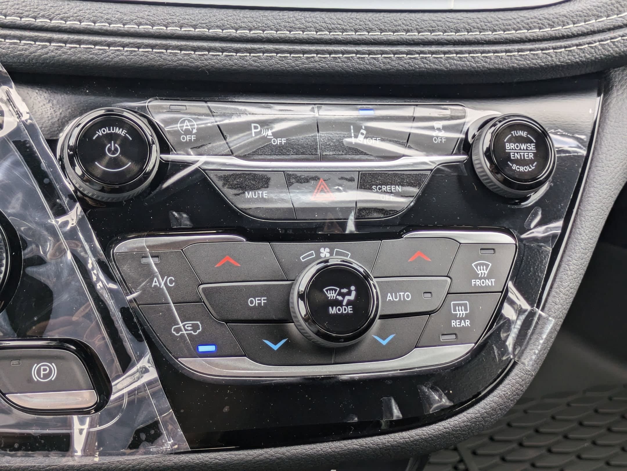 2026 Chrysler Pacifica Select - Photo 14