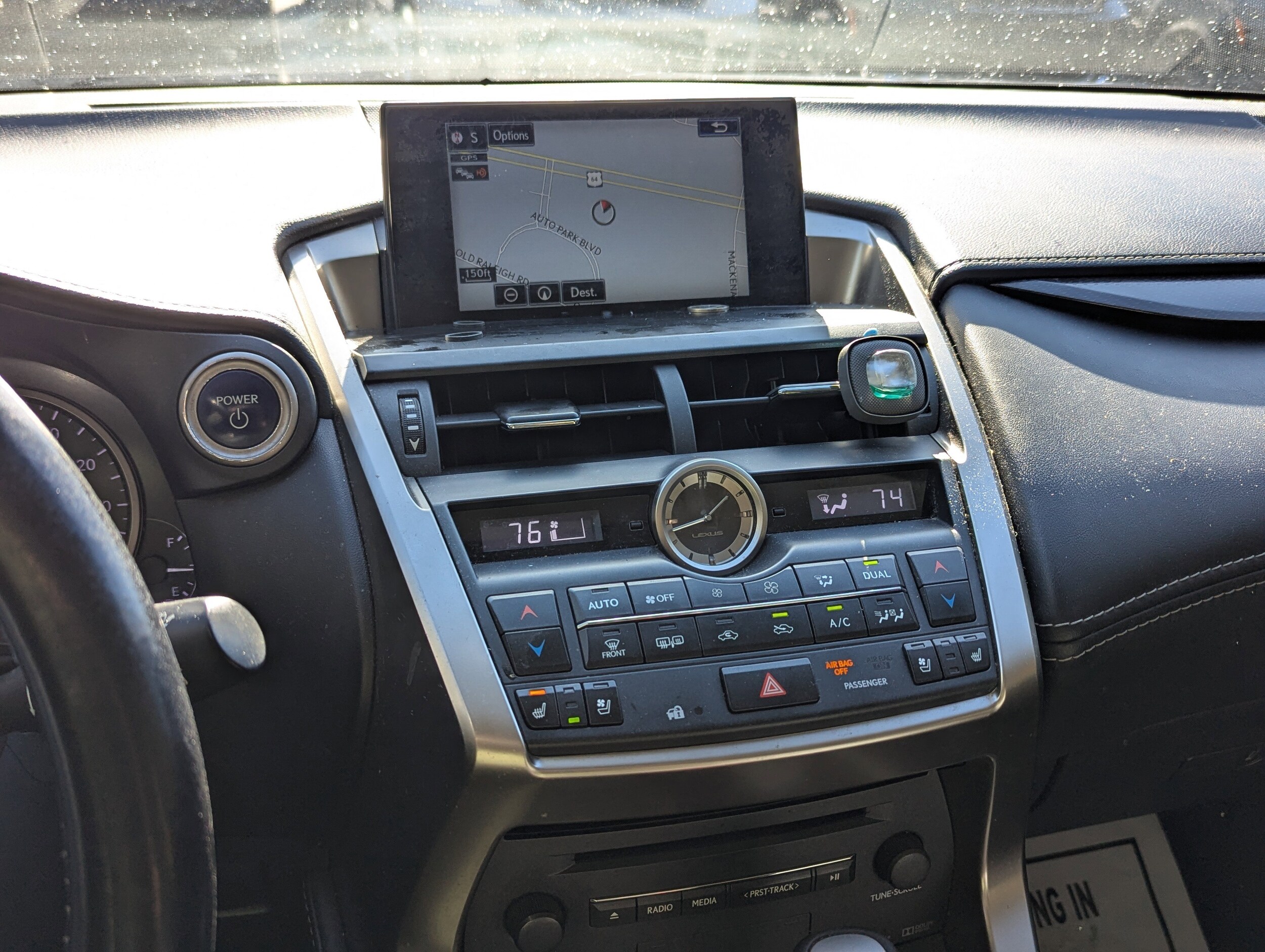 2016 Lexus NX 300h AWD photo 2