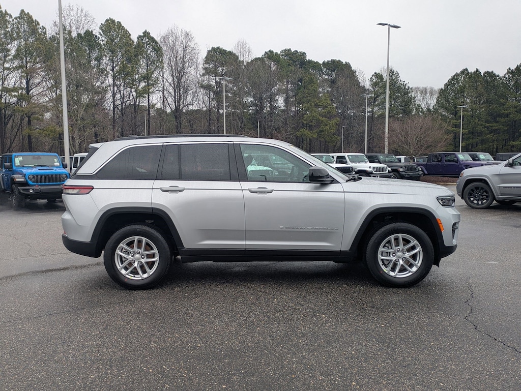 New 2026 Jeep Grand Cherokee LAREDO X 4X4 Sport Utility