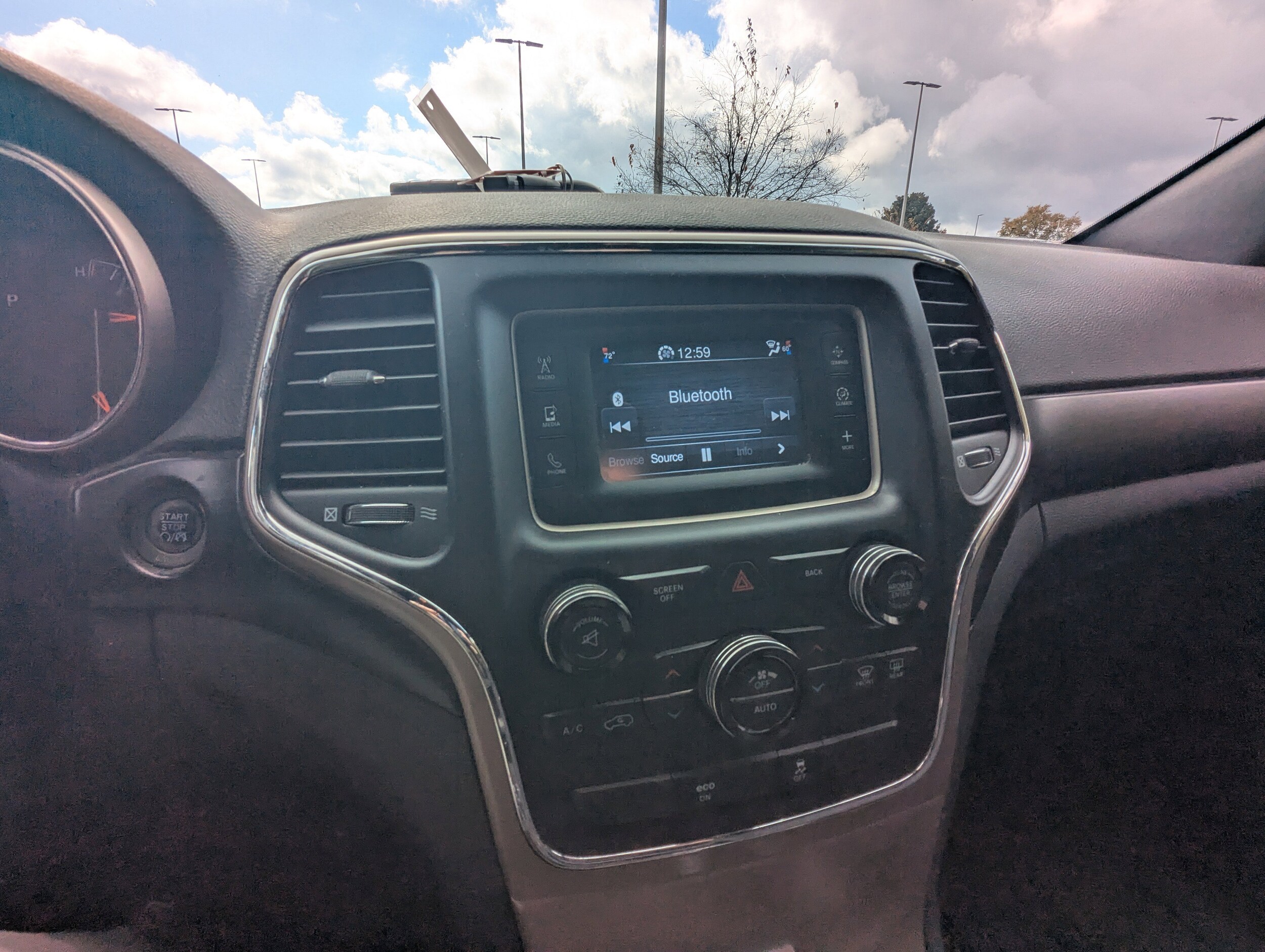 2014 Jeep Grand Cherokee Laredo photo 3