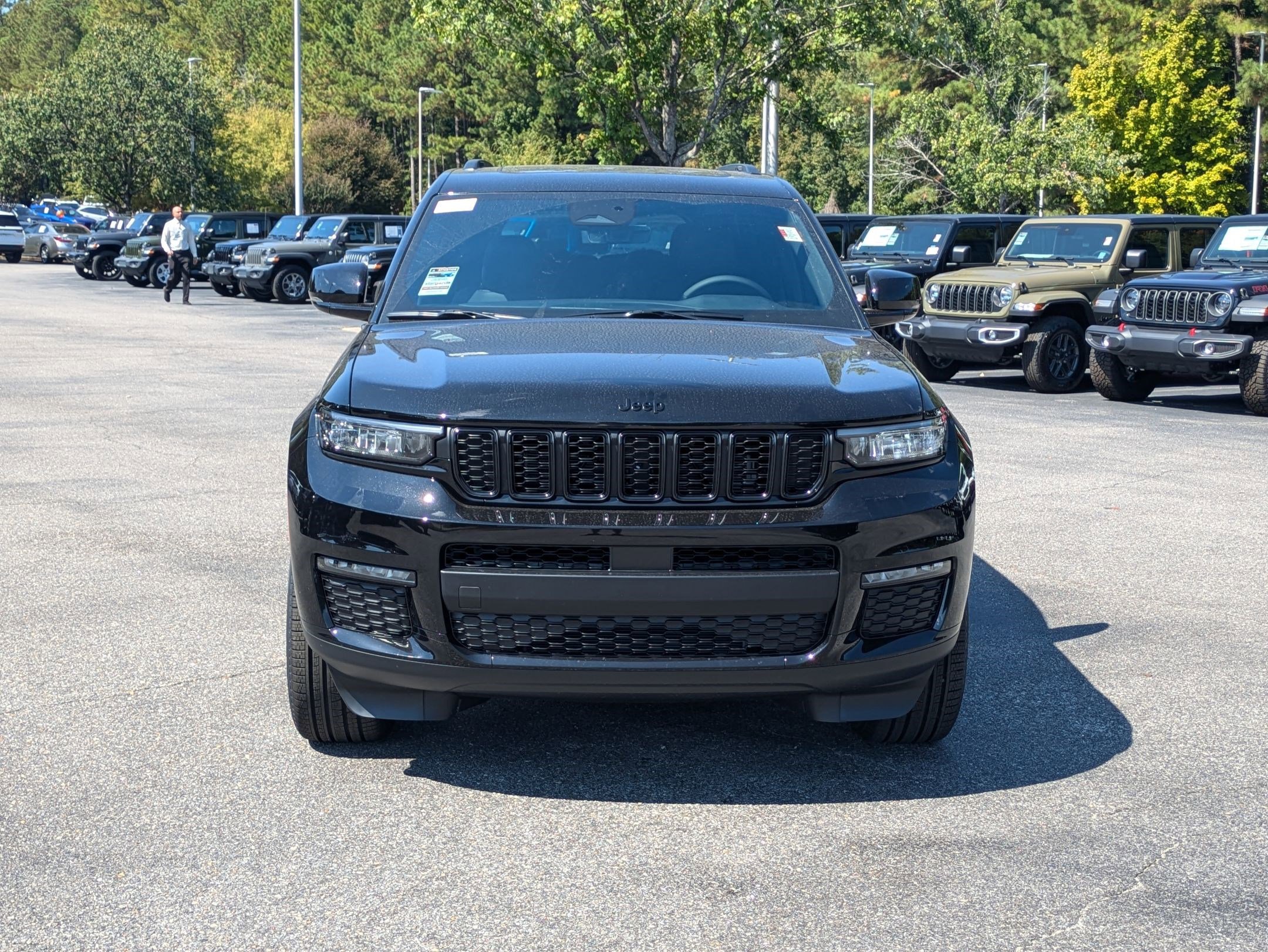 2025 Jeep Grand Cherokee Limited photo 2
