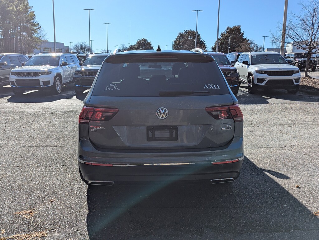 Used 2018 Volkswagen Tiguan SEL 2.0T SEL 4MOTION