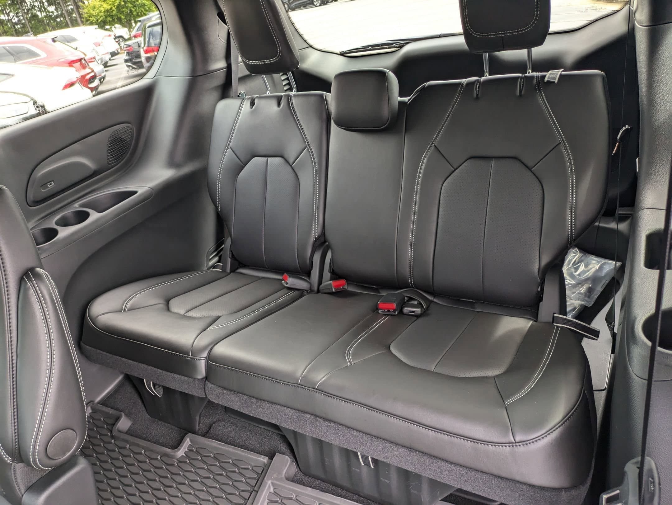 2026 Chrysler Pacifica Select - Photo 26