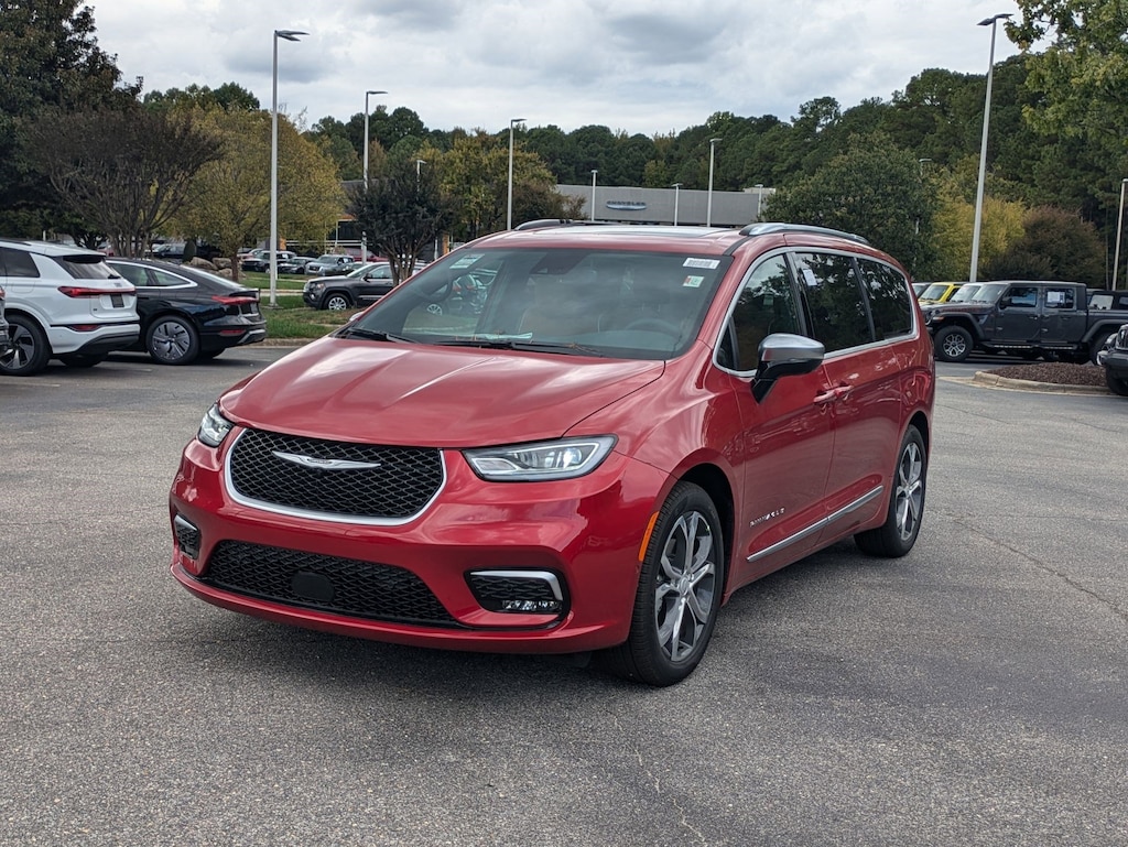 New 2026 Chrysler Pacifica PINNACLE Passenger Van