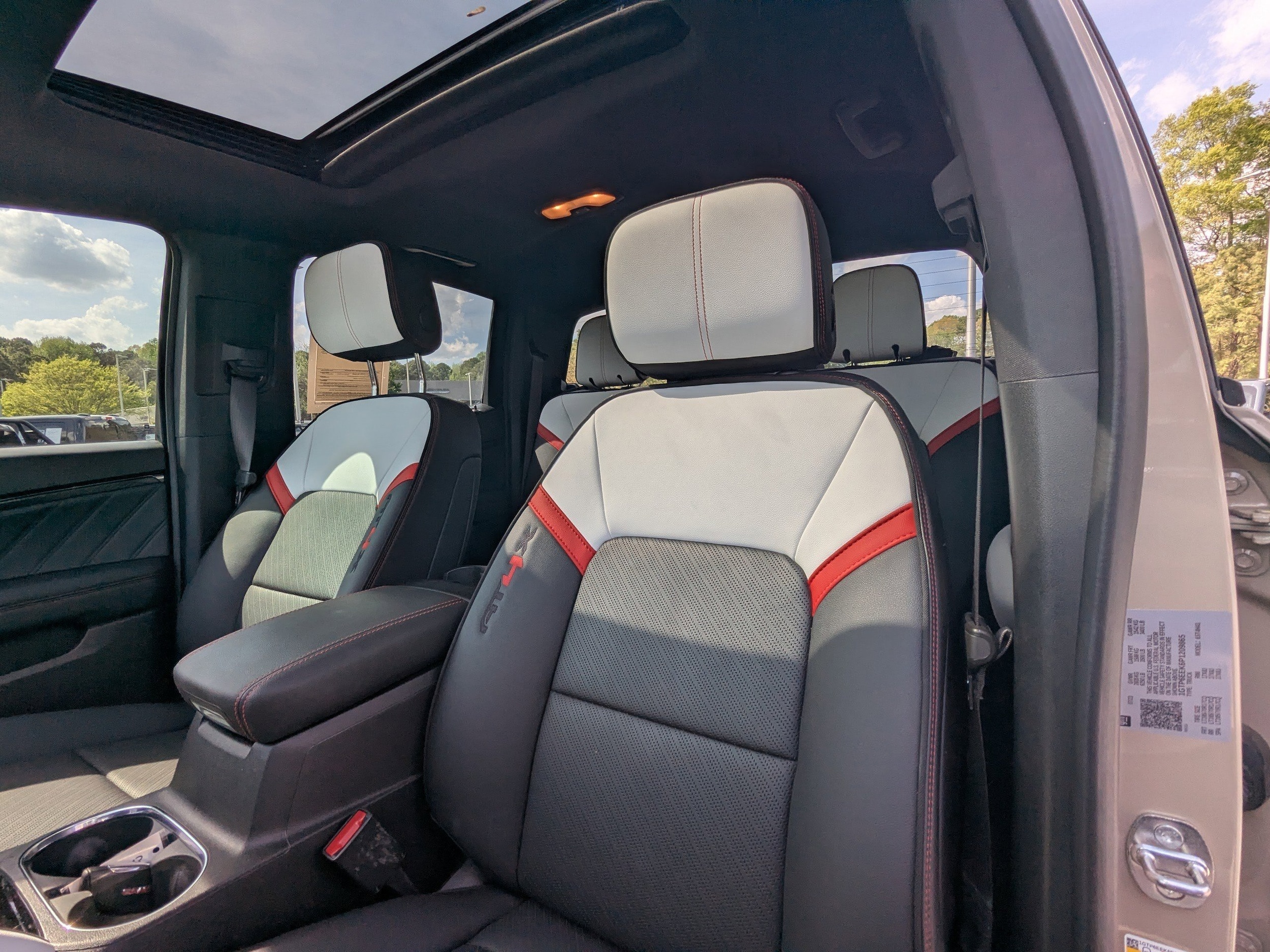 2023 GMC Canyon AT4X - Photo 10