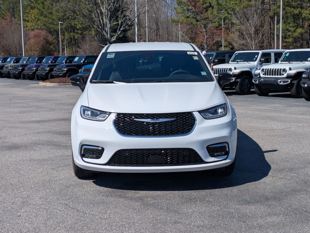 New 2026 Chrysler Pacifica SELECT AWD Passenger Van