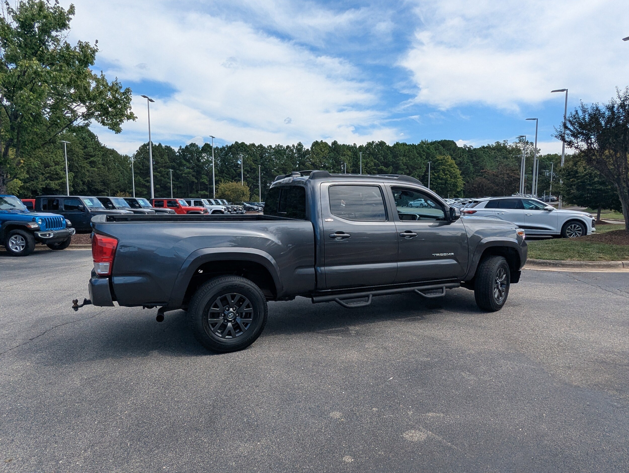 2022 Toyota Tacoma SR5 Double Cab V6 photo 2